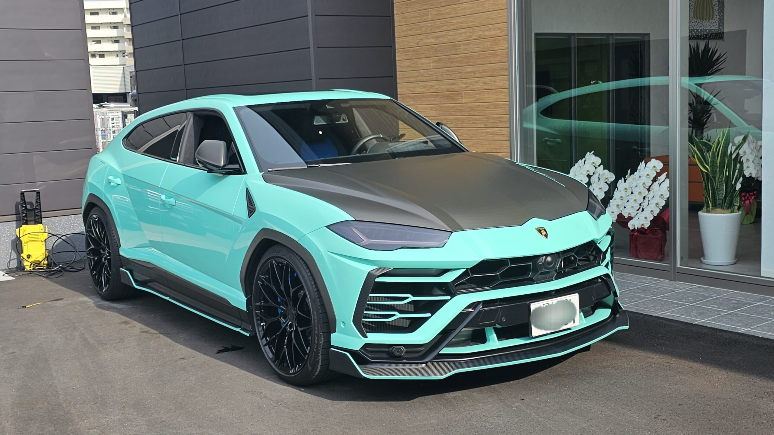 ランボルギーニ　ウルス　ティファニーブルー　custom