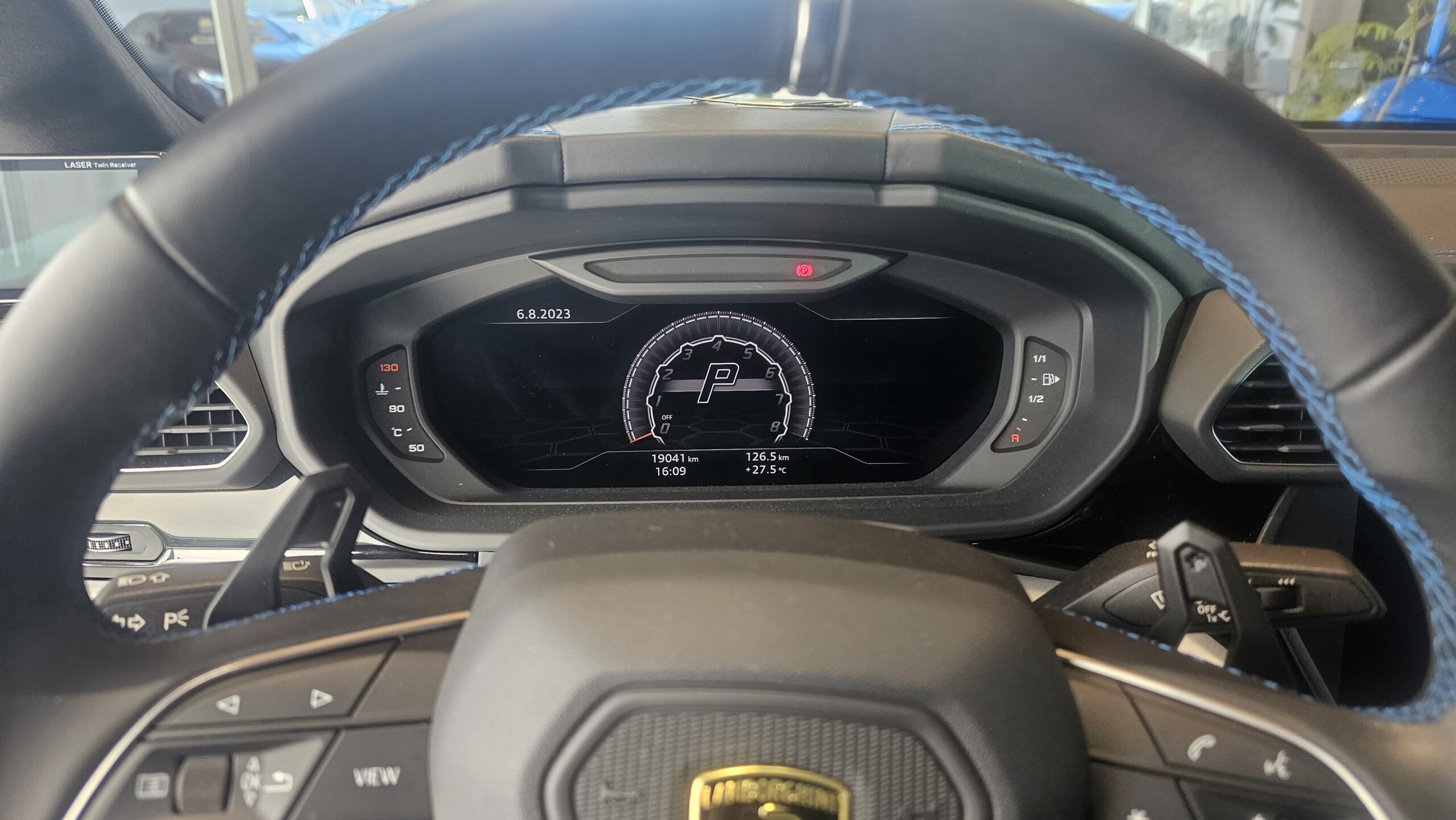 ランボルギーニ　ウルス　ティファニーブルー　custom