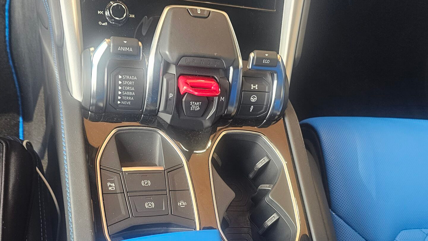 ランボルギーニ　ウルス　ティファニーブルー　custom