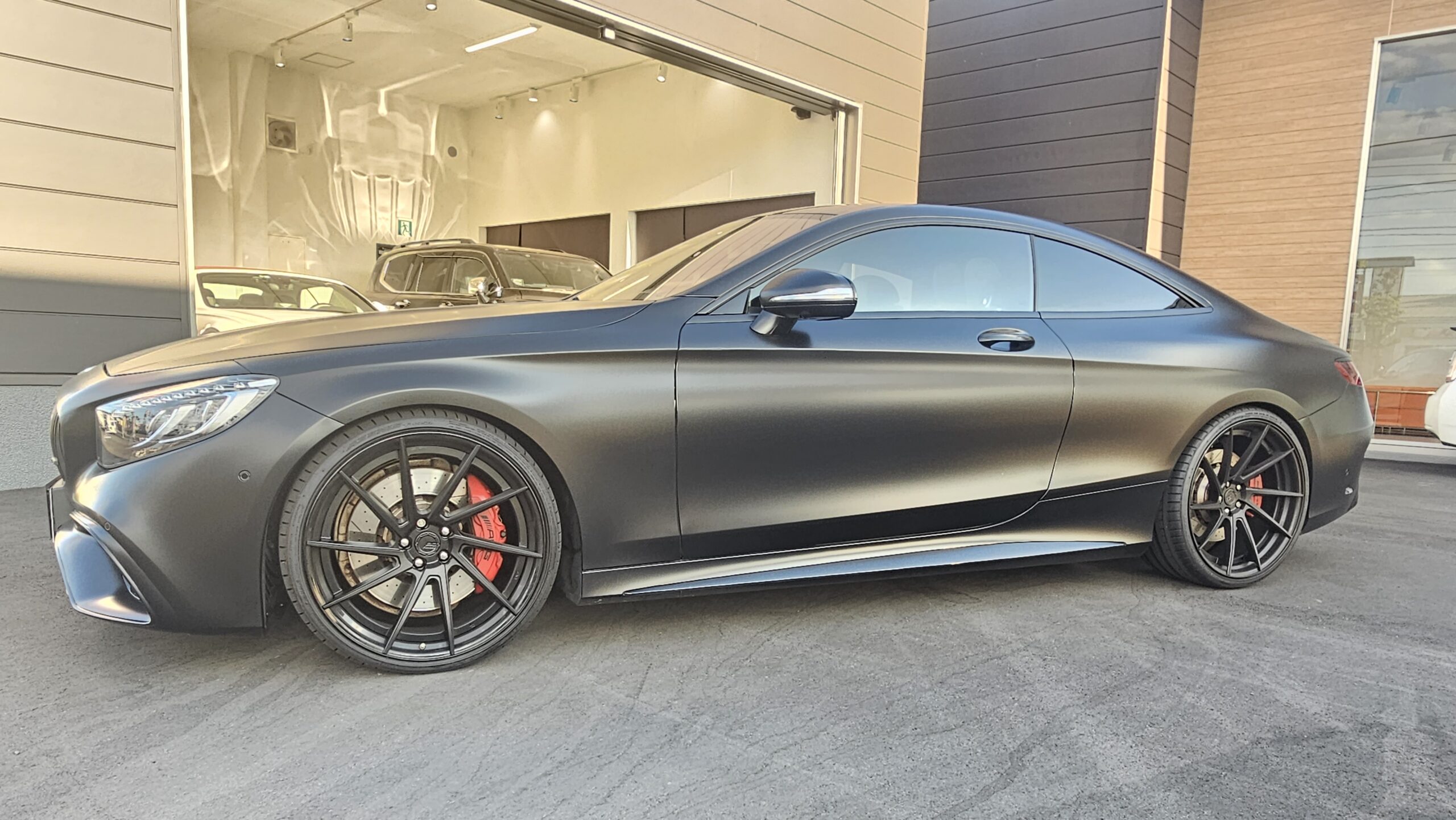 メルセデスベンツ AMG S63クーペ マットブラックcustom