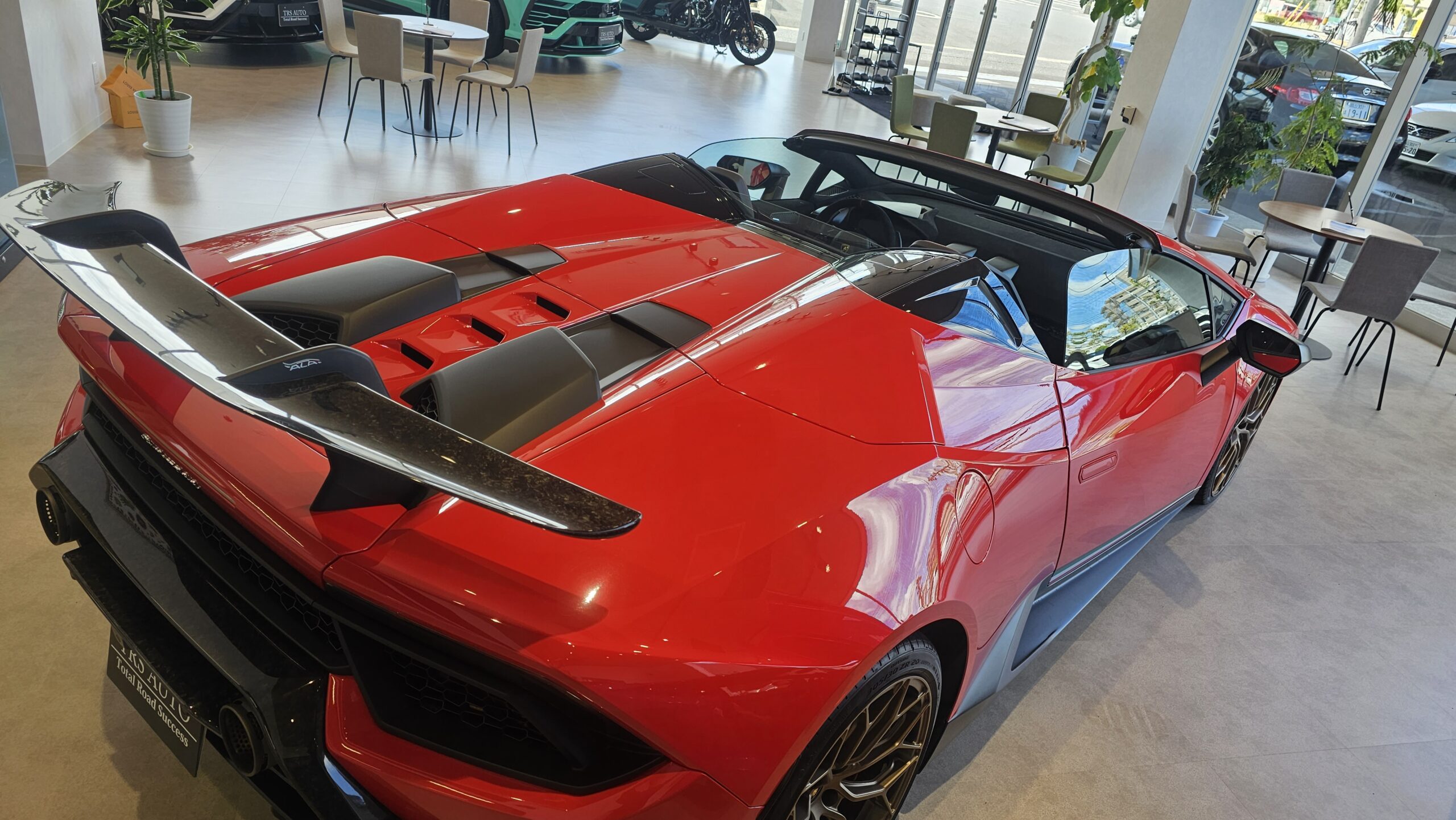 ランボルギーニ ウラカンペルフォルマンテ