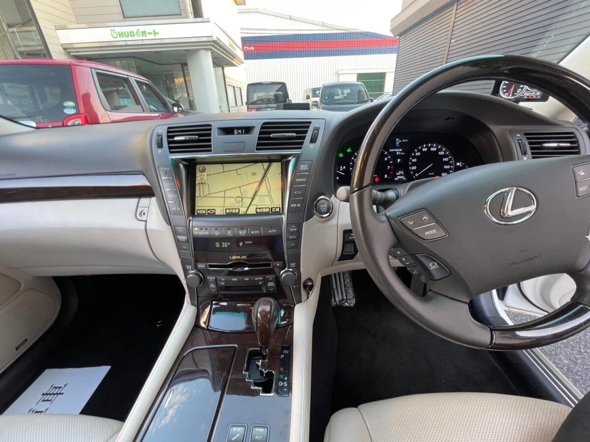 レクサスLS460前期