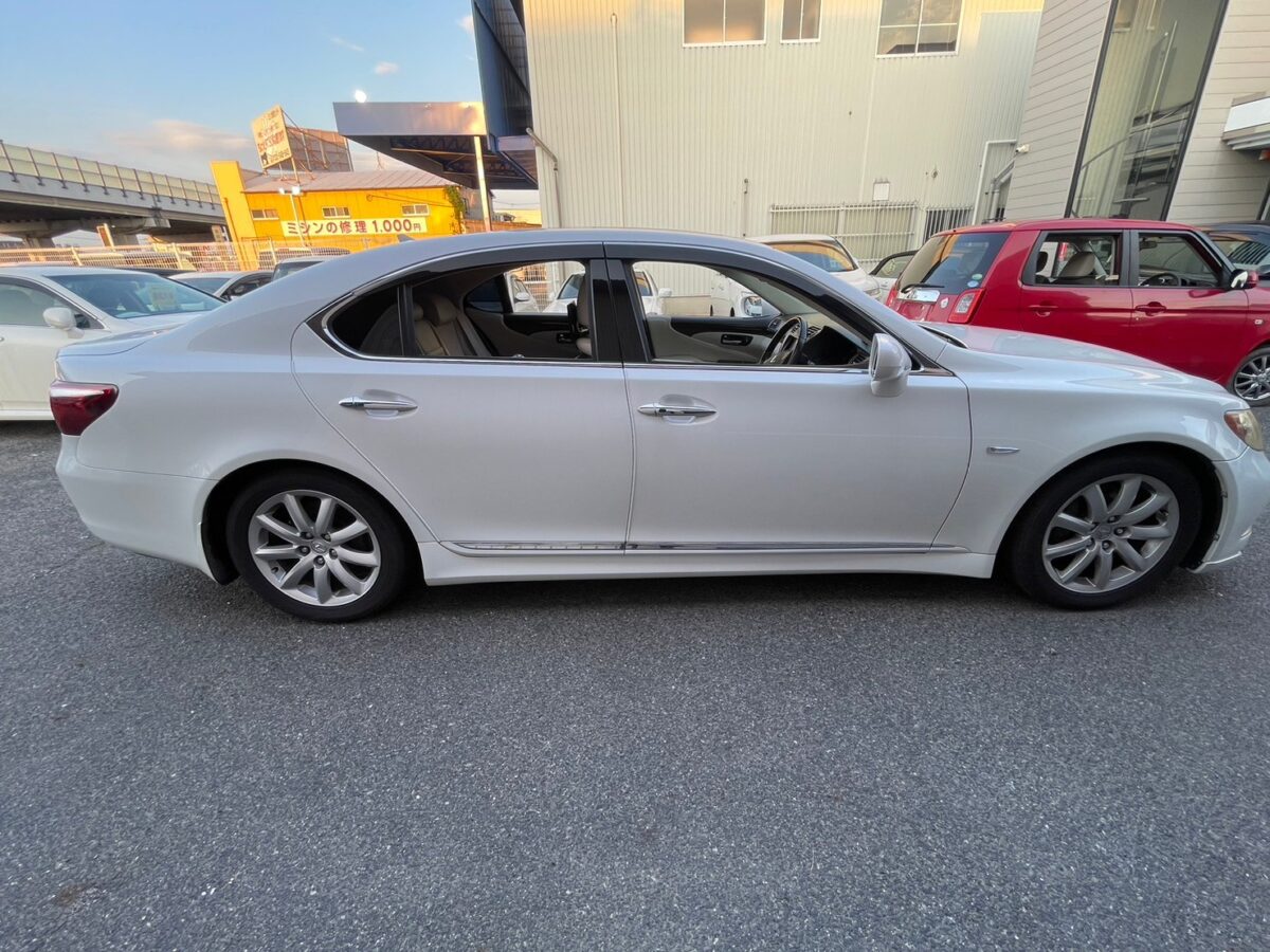 レクサスLS460前期