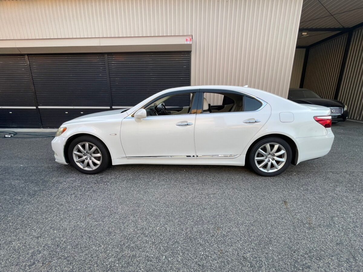 レクサスLS460前期