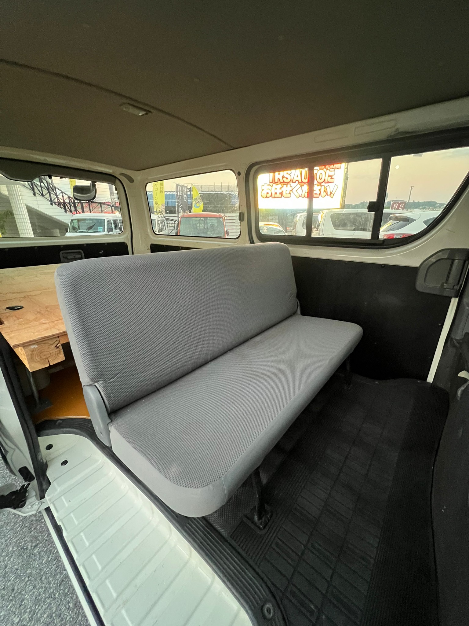 トヨタ　ハイエース