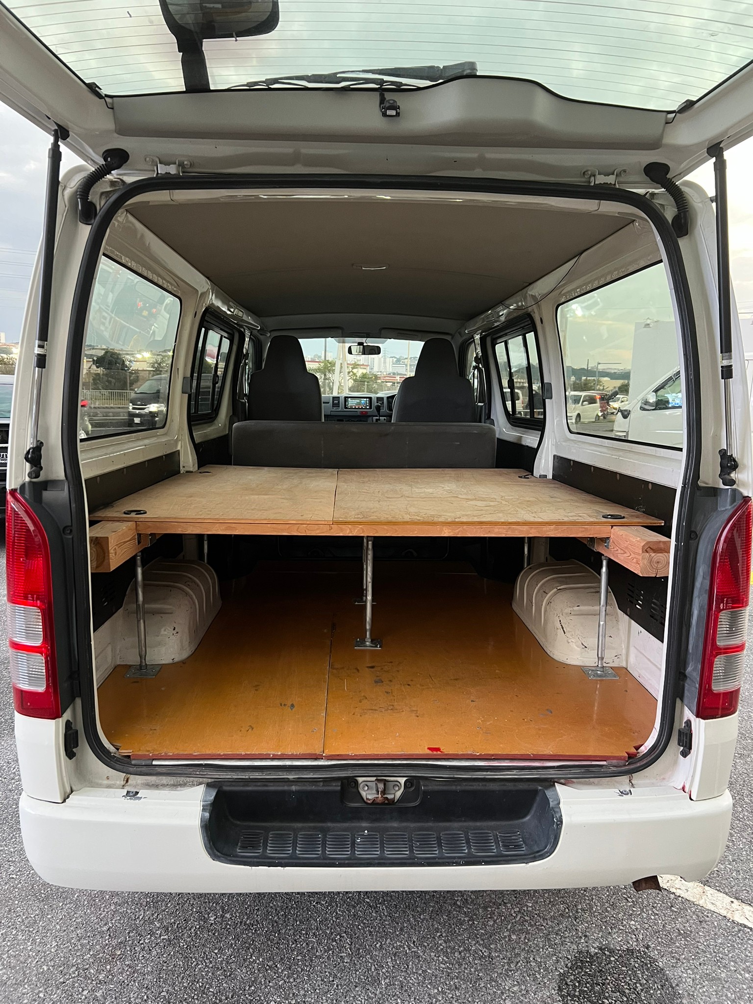 トヨタ　ハイエース