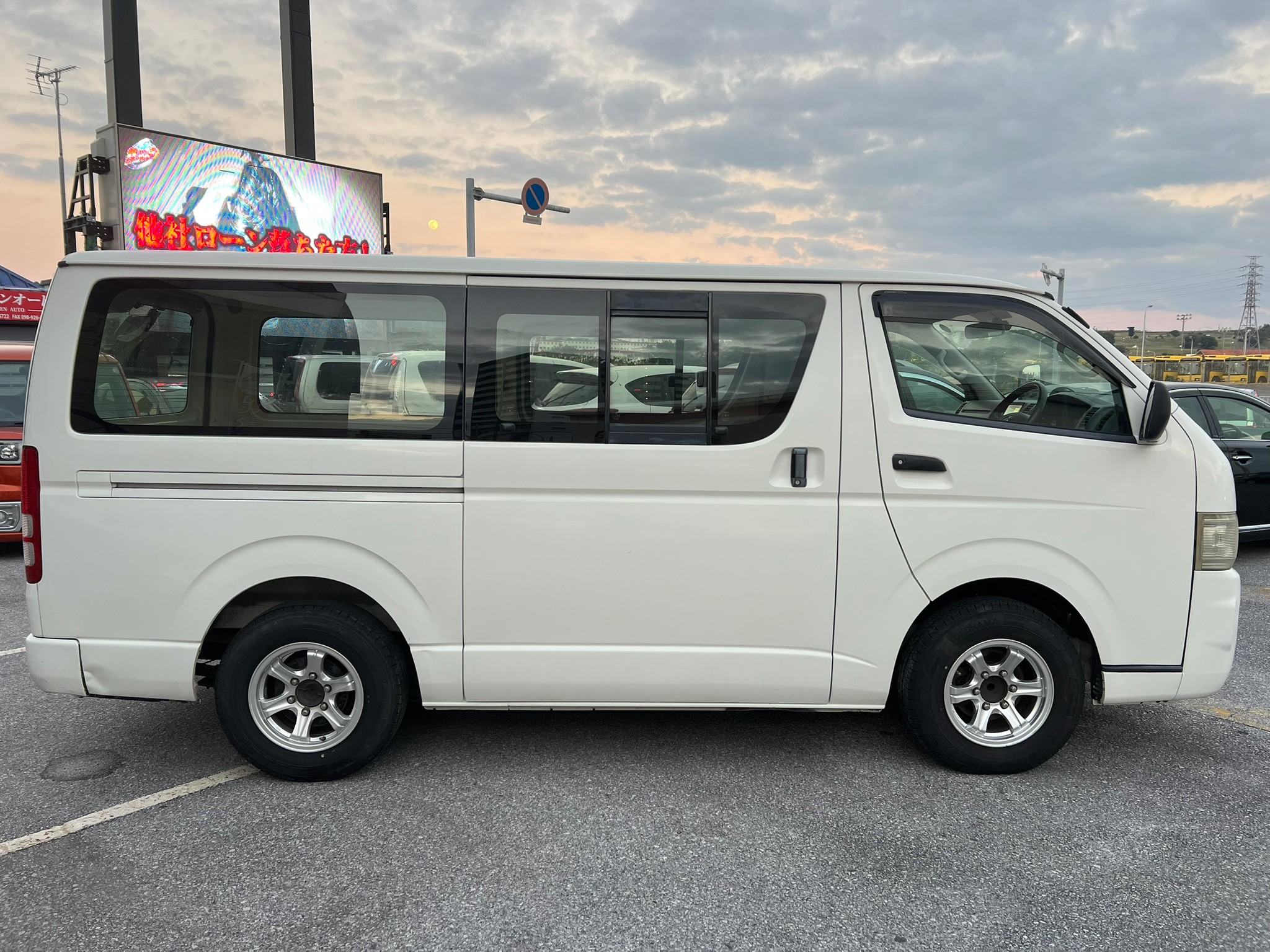 トヨタ　ハイエース