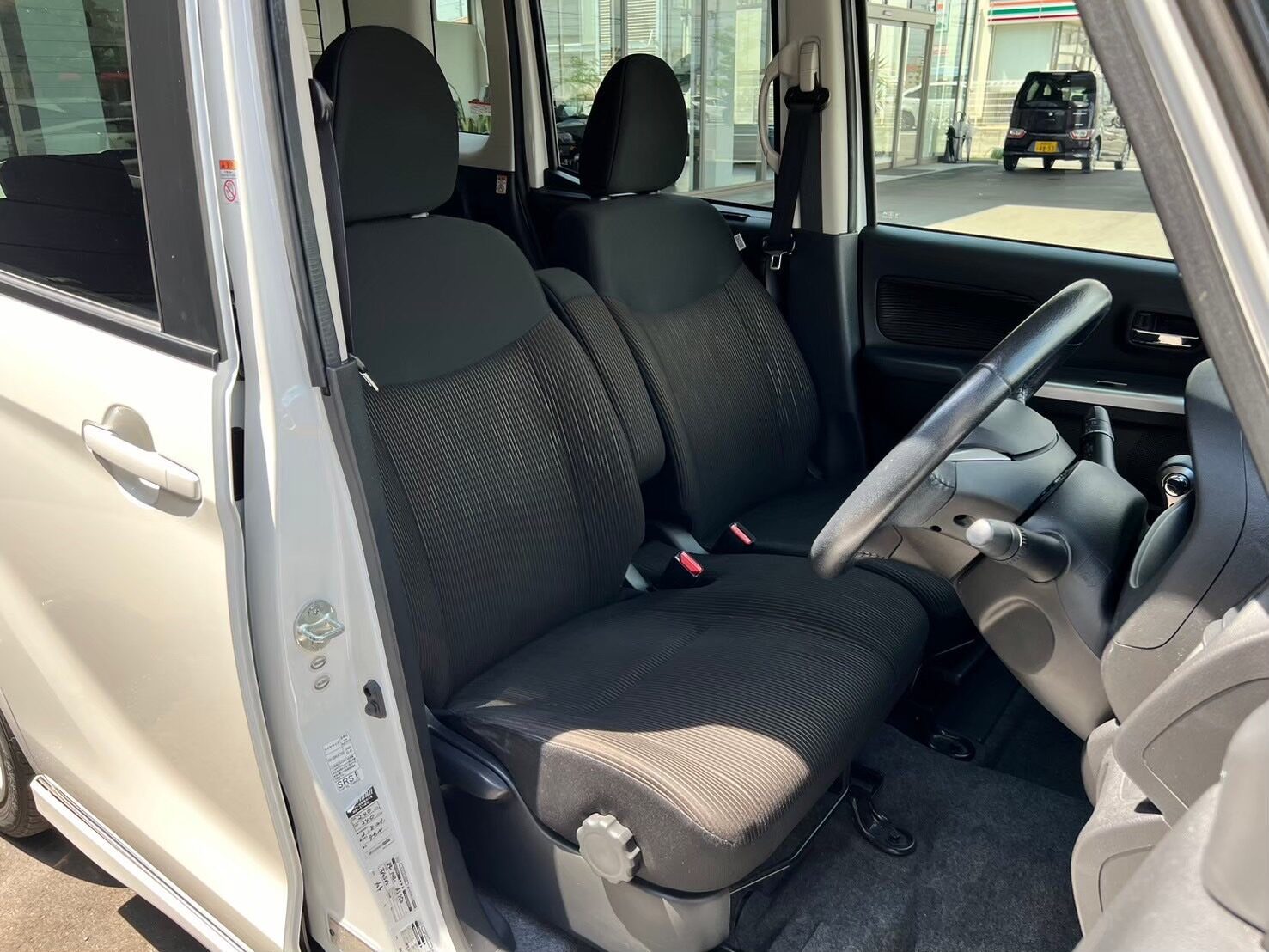 三菱EKスペース