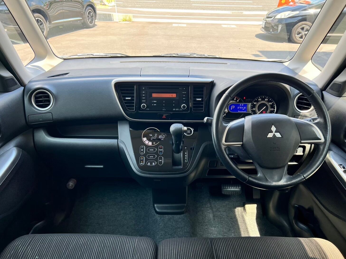 三菱EKスペース