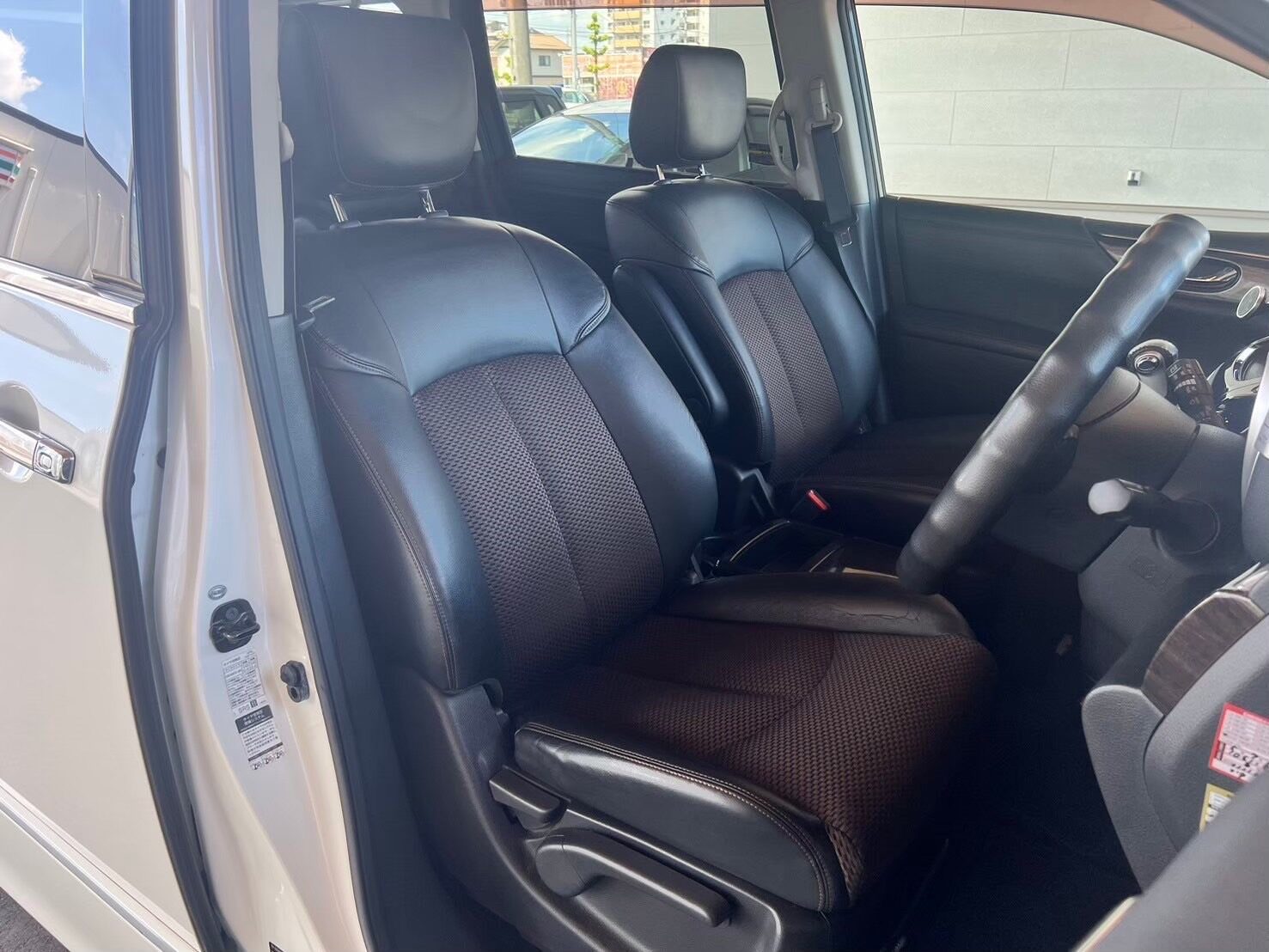 日産 エルグランドハイウェイスター