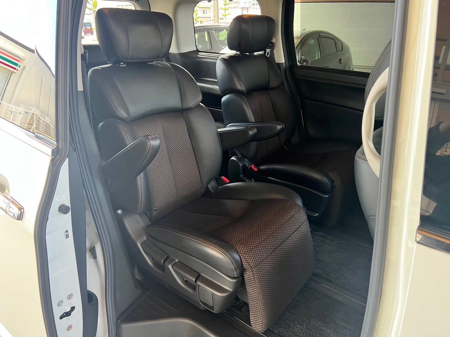 日産 エルグランドハイウェイスター