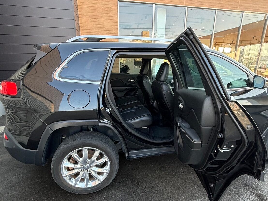 ジープチェロキー