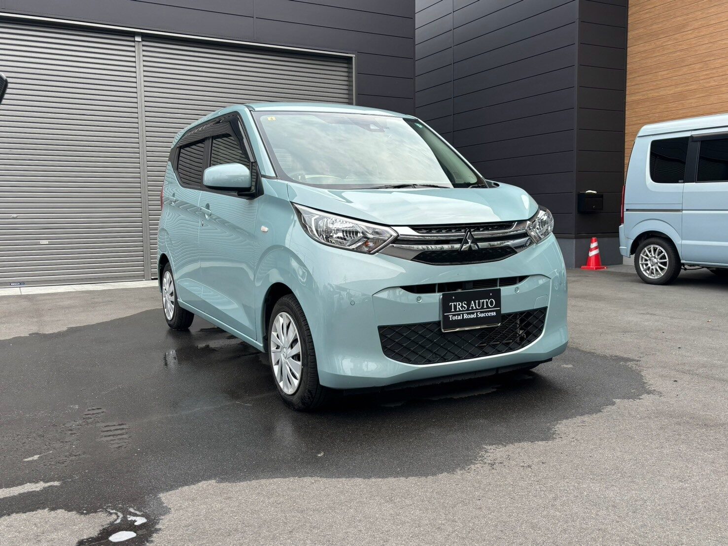 三菱　EKワゴン