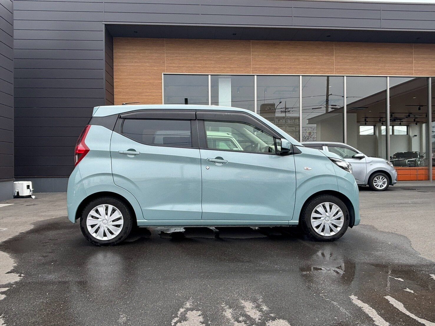 三菱　EKワゴン