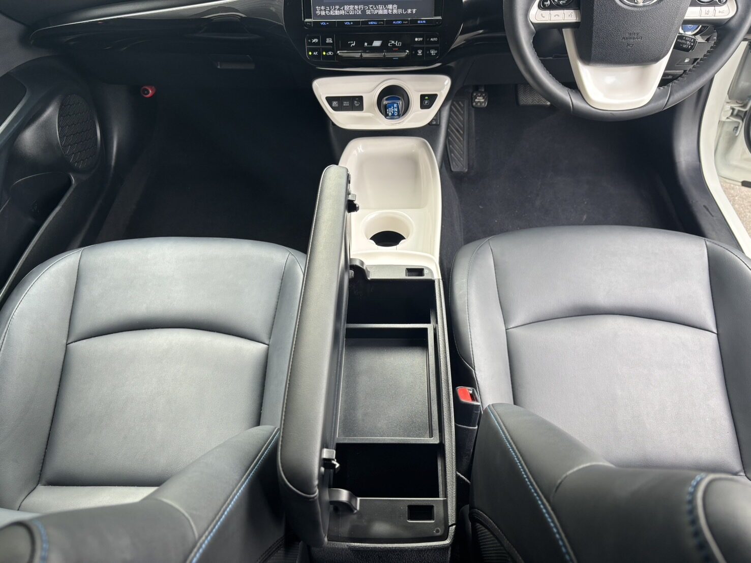 プリウス　Aツーリングセレクション