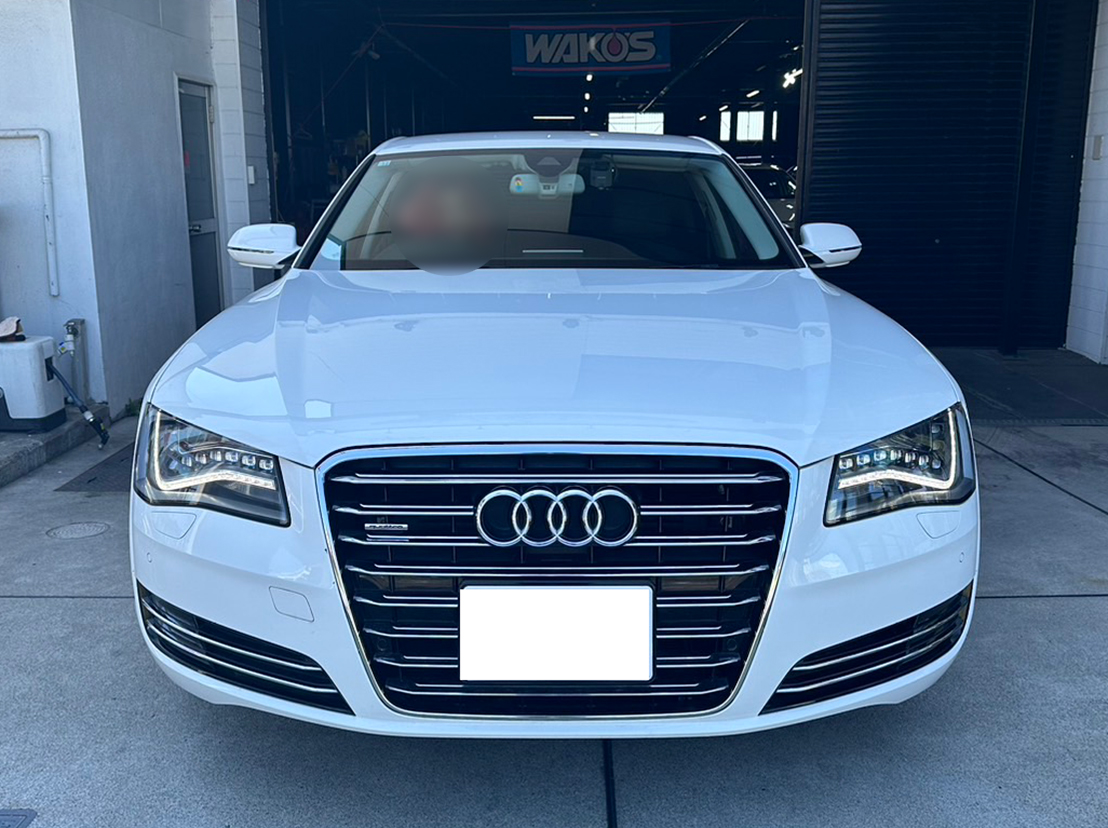 アウディ A8